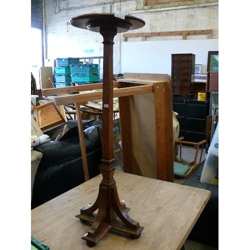 142 - LOVELY ART DECO WOODEN SIDE TABLE/PLANT STAND.