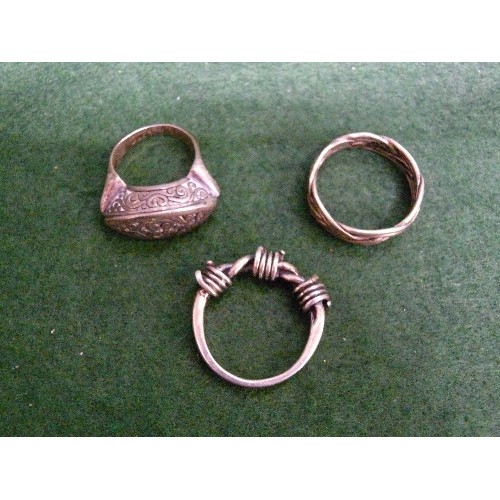 21 - 3 SILVER RINGS 1 BARBED WIRE WOVEN SIZE U, SILVER CELTIC WIRE KNOT (TO TIE THE KNOT) SIZE Z AND WHAT... 