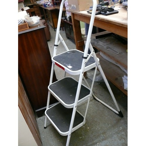 412 - TAURUS STEP LADDER