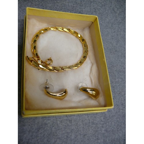 26 - 2 LOTS OF JEWELLERY SETS PLUS A LARGE GOLD PLATE NECKLACE