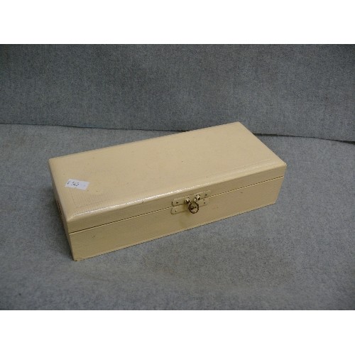 27 - A JEWELLERY BOX OF COSTUME JEWELLERY