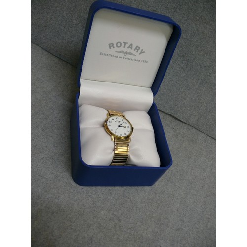 32 - A LOVELY ROTARY WINDSOR DOLPHIN STANDARD SAPPHIRE GENTS WATCH IN IT`S OWN BOX, GOLD PLATED