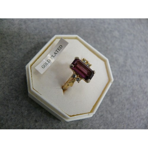 35 - A LOVELY GOLD PLATED DRESS RING BY CAMELOT