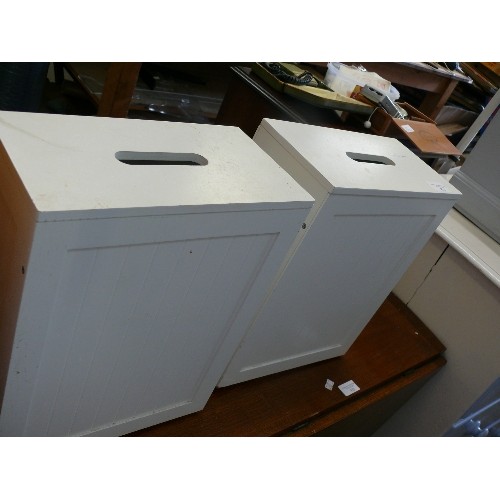 432 - 2 X WHITE CONTEMPORARY STORAGE BOXES