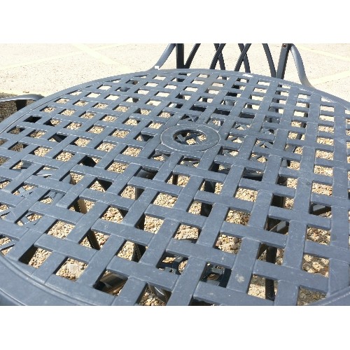 472 - BLACK METAL GARDEN BISTRO SET