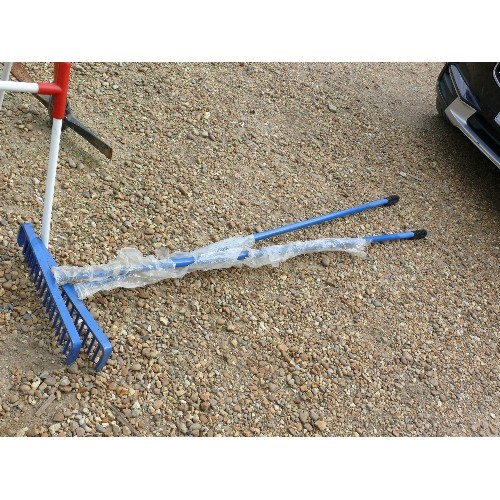 463 - 2 HEAVY DUTY RAKES