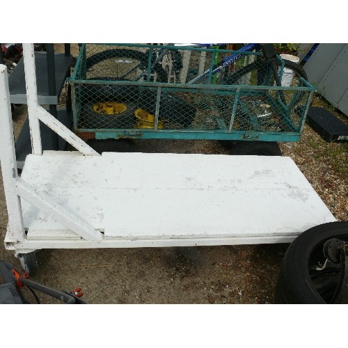 464 - WHITE  HEAVY DUTY TROLLEY