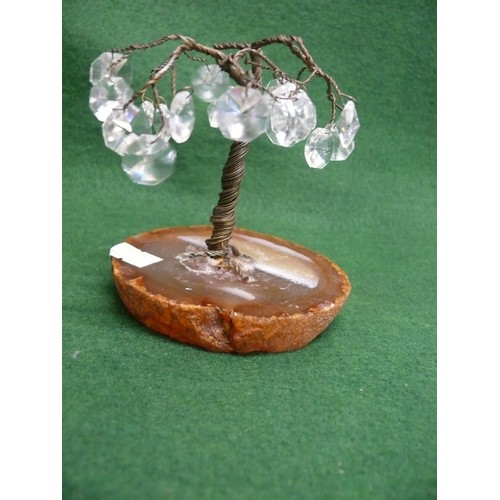 77 - SMALL TWISTED WIRE TREE WITH CRYSTAL DROPS ON MARBLE BASE.