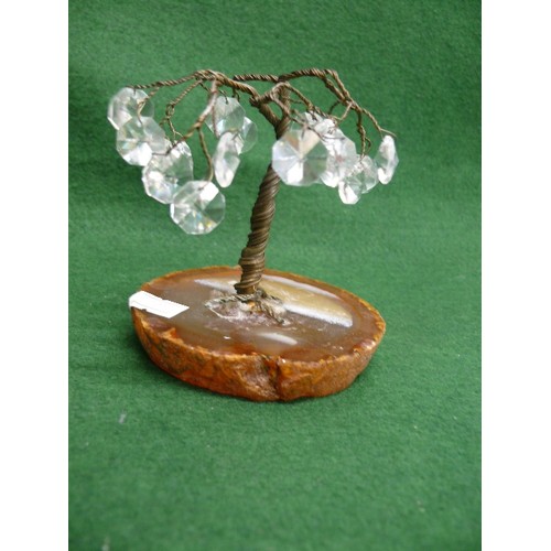 77 - SMALL TWISTED WIRE TREE WITH CRYSTAL DROPS ON MARBLE BASE.