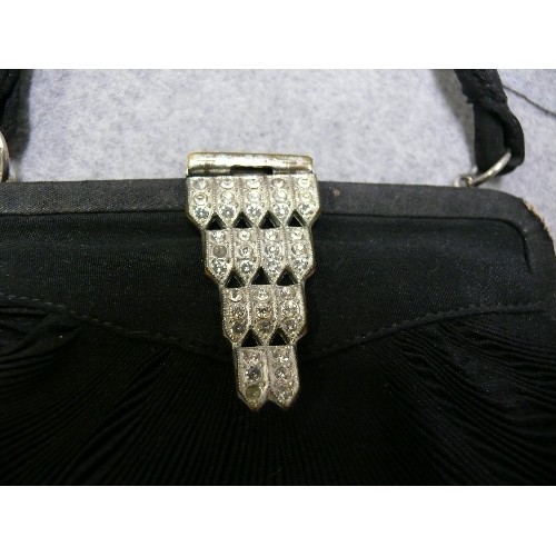 3 - A DIVINE VINTAGE 1930/40`S BLACK EVENING BAG WITH DIAMONTE CLASP, BEAUTIFUL PLEATED BODY