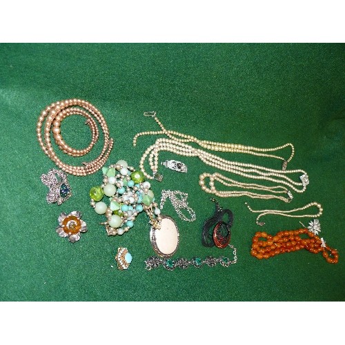 15 - BOXED COLLECTION OF COSTUME JEWELLERY BROOCHES,  NECKLACEs, EARRINGS, IN AN ALL LEATHER JEWELLERY BO... 