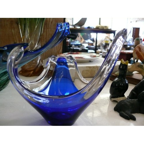 269A - CIRCA 1970'S BLUE & CLEAR GLASS VASE