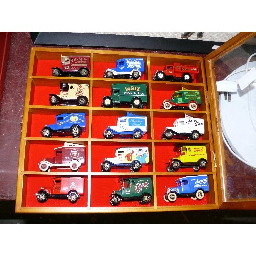 275 - 15 X COLLECTORS CARS [UNBOXED] IN DISPLAY CABINET.