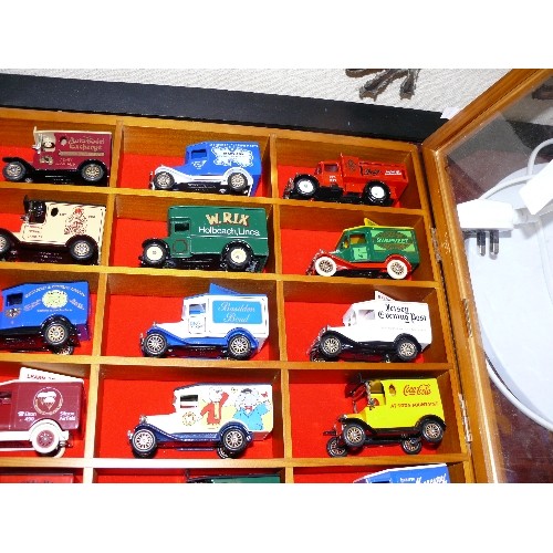 275 - 15 X COLLECTORS CARS [UNBOXED] IN DISPLAY CABINET.