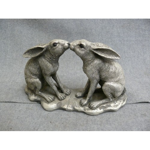 304 - MARCH HARES ORNAMENT IN SILVER FINISH