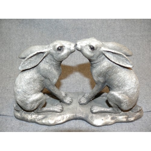 304 - MARCH HARES ORNAMENT IN SILVER FINISH