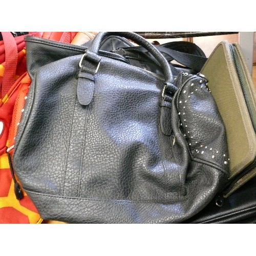 320 - LARGE QUANTITY OF LADIES HANDBAGS |& TOTE BAGS INCLUDING BLACK LEATHER BY LAURA ASHLEY, RIVER ISLAND... 