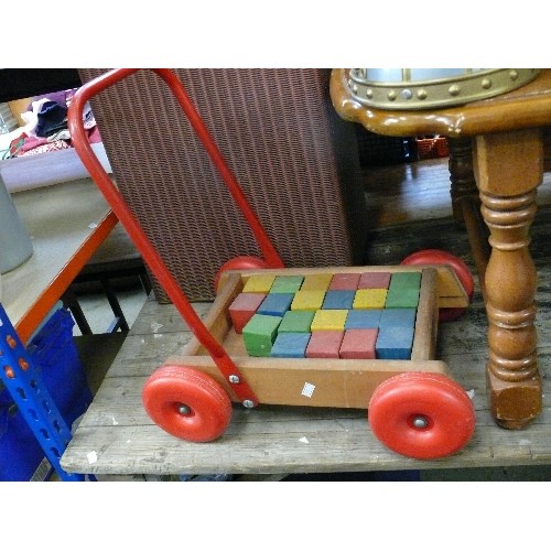 366 - RETRO WOODEN TODDLER PUSH ALONG WITH WOODEN BLOCKS