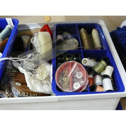 373 - SEWING BOX FULL OF COTTONS ETC. AND A QUANTITY OF WOOL IN BLUE AND WHITE WITH A STARTED SWEATER AND ... 