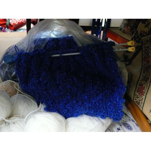 373 - SEWING BOX FULL OF COTTONS ETC. AND A QUANTITY OF WOOL IN BLUE AND WHITE WITH A STARTED SWEATER AND ... 