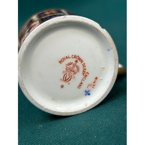 15A - Royal Crown Derby miniature cabinet mug date mark for 1916 - Imari pattern - small chip to foot rim
