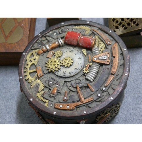 57 - STEAMPUNK LIDDED CIRCULAR BOX WITH  6 SMALL WOOD AND BRASS LIDDED BOXES.  ONE OF THE BOXES CONTAINS ... 