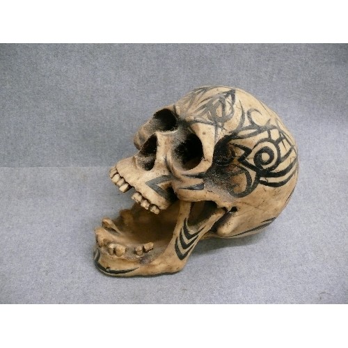 75 - A LARGE OPEN MOUTH SKULL