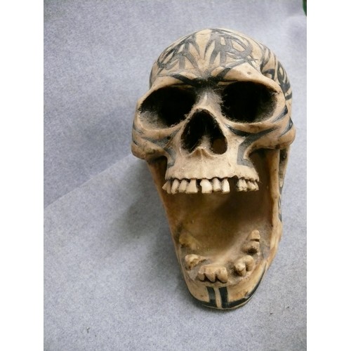 75 - A LARGE OPEN MOUTH SKULL