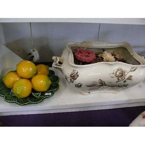 88 - CERAMIC LEMONS ON CABBAGE LEAVES PLUS A LARGE SOUP TUREEN WITH CONTENTS OF POT POURRI