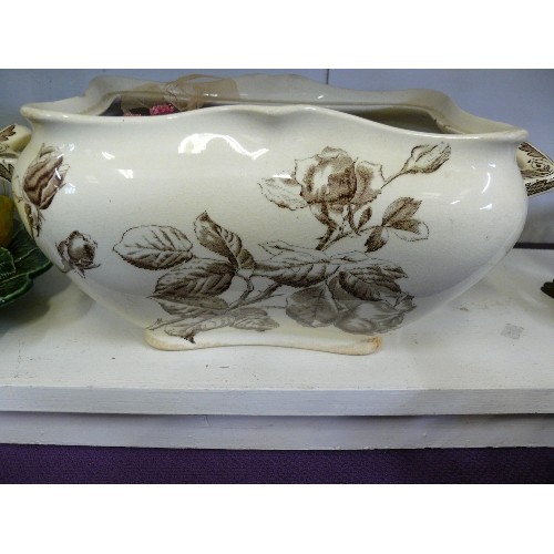 88 - CERAMIC LEMONS ON CABBAGE LEAVES PLUS A LARGE SOUP TUREEN WITH CONTENTS OF POT POURRI