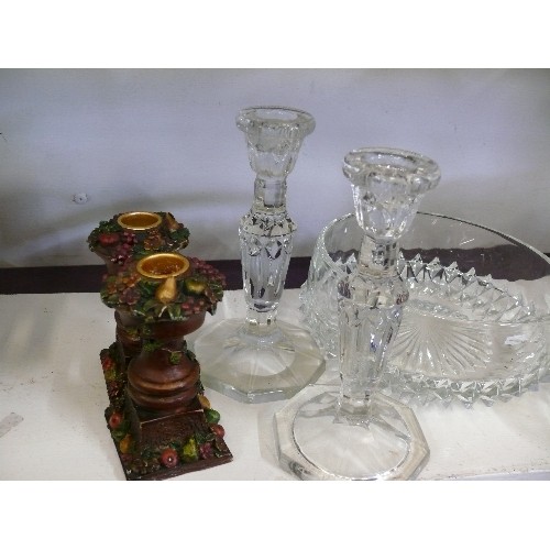 89 - A LARGE SELECTION OF GOOD QUALITY CRYSTAL AND CUT GLASS BOWLS AND CANDLE HOLDERS