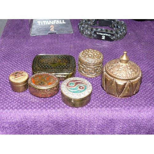 109 - 6 SMALL BRASS TRINKET POTS WITH INTRICATE DECORATION