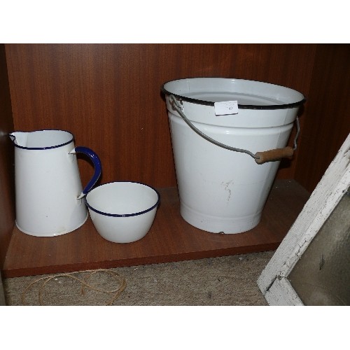 143 - A SELECTION OF ENAMEL WARE TO INCLUDE A NAPPY BUCKET WITH LID, JUG AND BOWL