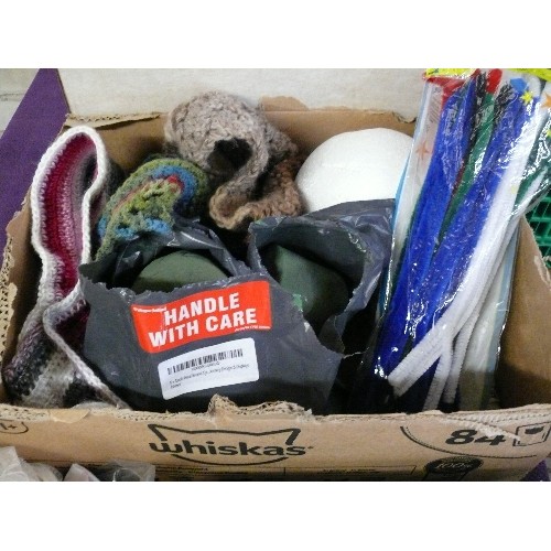 146 - A VERY LARGE COLLECTION OF CRAFT ITEMS TO INCLUDE WOOL, BUTTONS,  COLOURING PENCILS, HAT BOXES, MATE... 