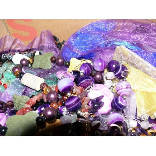 155 - A LARGE COLLECTION OF BEAD AND GEMSTONE JEWELLERY