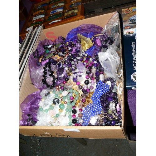 155 - A LARGE COLLECTION OF BEAD AND GEMSTONE JEWELLERY