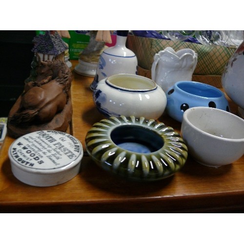 157 - A LARGE SELECTION OF MIXED COLLECTABLES TO INCLUDE BURLEIGH WARE CHAMBER POT, SADLER TEAPOT, HEAVY B... 