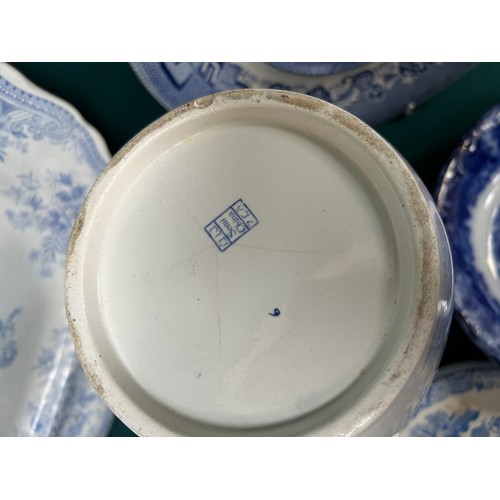 196 - Good selection of mostly Victorian blue and white china including a wash jug in willow pattern marke... 