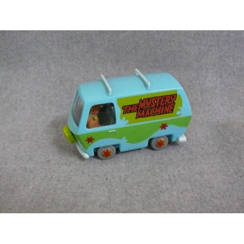 194 - A MIXED BOX OF COLLECTORS VEHICLES TO INCLUDE CORGI, BRITAINS, LESNEY, THE MYSTERY MACHINE ETC