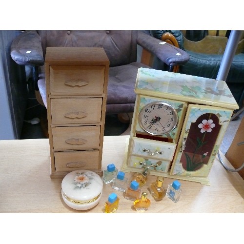 462 - 2 X JEWELLERY CHESTS, 8 X FULL SCENT BOTTLES AND A TRINKET POT