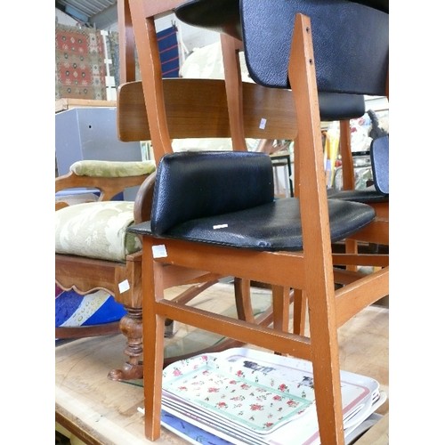 465 - 4 PLUS 1 MID CENTURY DINING CHAIRS