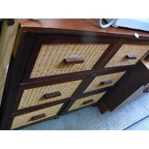 483 - 6 DRAWER CHEST IN WICKER AND WOOD