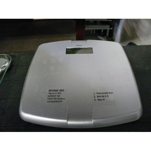 510 - 2 SETS OF BATHROOM SCALES