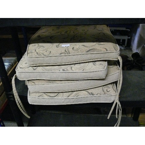 511 - 4 X SEAT PAD CUSHIONS