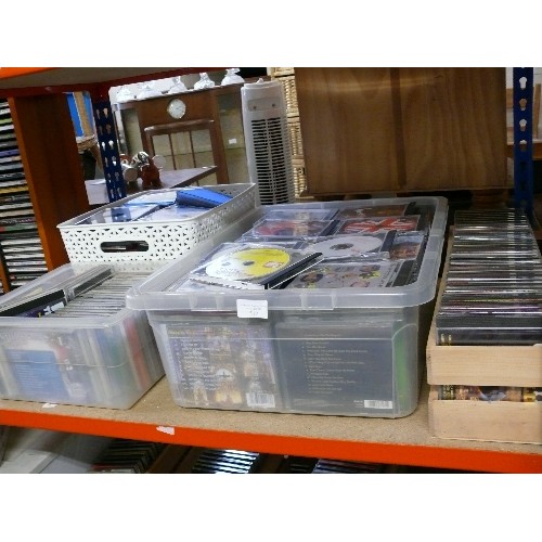 512 - 4 X BOXES OF CDS INC ONE BOX FULL OF CHRISTMAS CD'S, GLENN MILLAR, BEEGEES, TOM JONES, CHUCK BERRY E... 