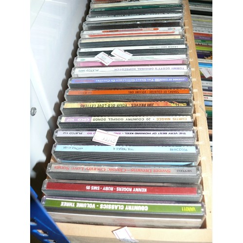 513 - 8 X WOODEN BOXES OF CDS - COUNTRY, NAT KING COLE, FRANKIE VAUGHAN, GOSPEL ETC