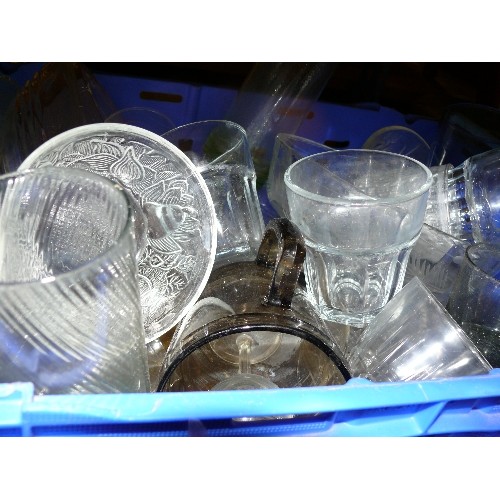 528 - 2 X CRATES OF GLASSWARE