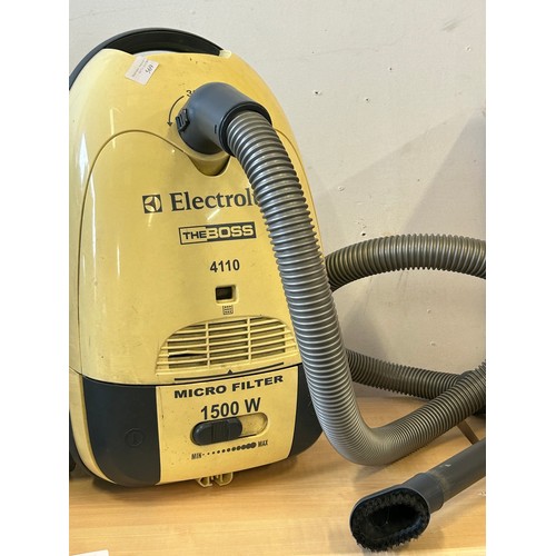 569 - ELECTROLUX VACUUM CLEANER 