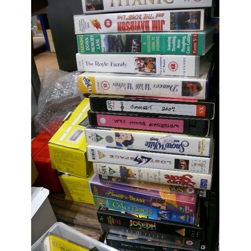 539 - LARGE PILE OF VHS TAPES, DISNEY, DRAMA, LORD OF THE RINGS, ROYLE FAMILY ETC