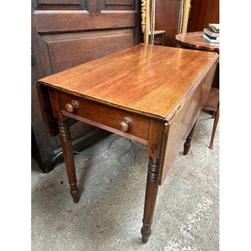 449 - Early Victorian mahogany pembroke table with turned legs, drawer to one end and false drawer the oth... 